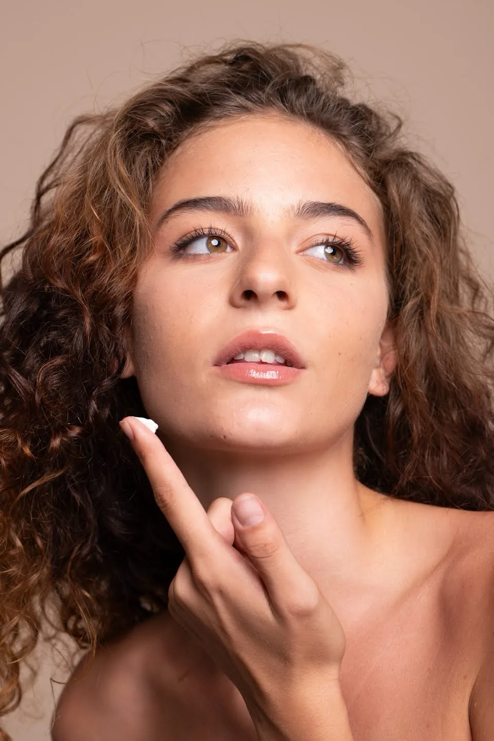 Elyne Poiroux - Cosmos Model Management