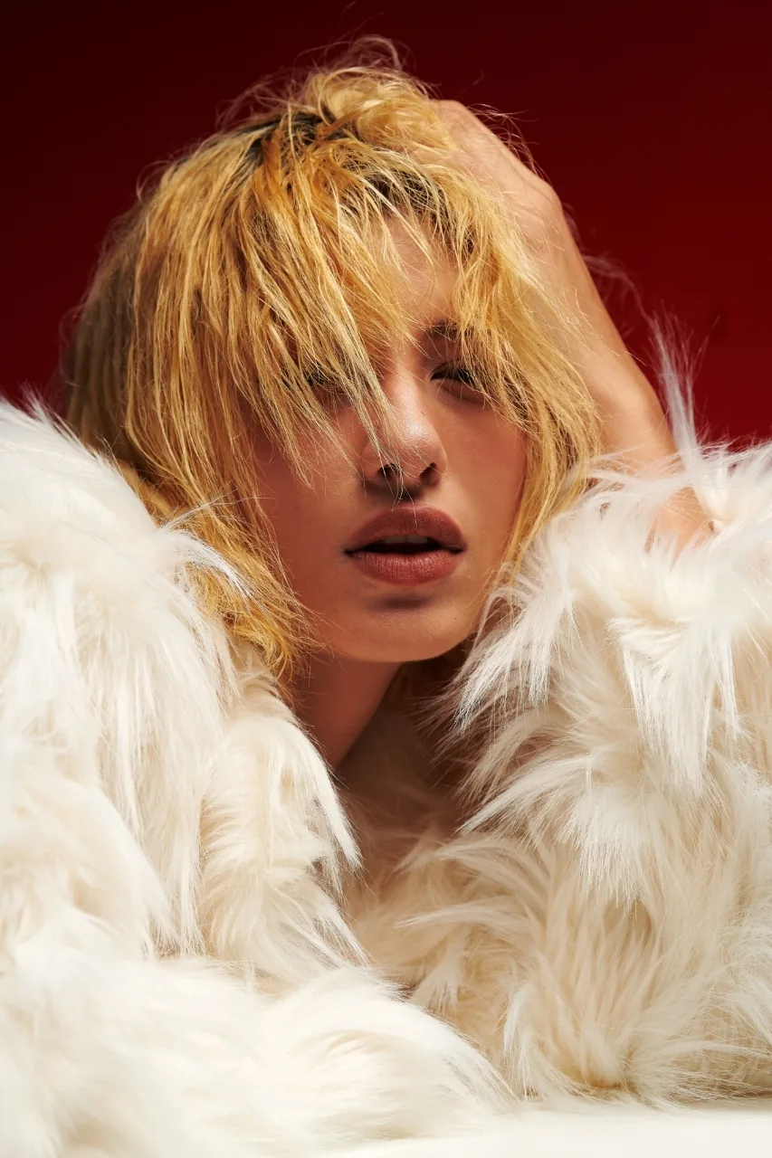 Farah Laridhi - Cosmos Model Management