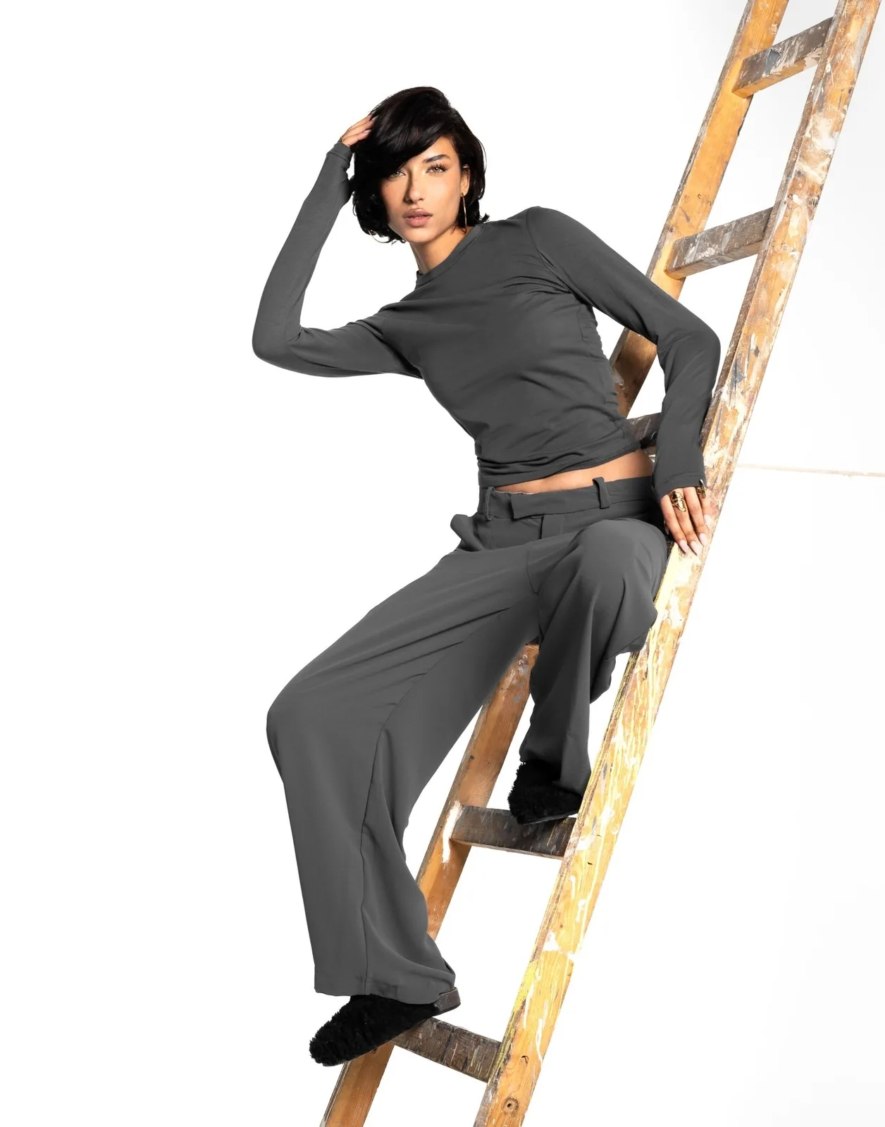 Farah Laridhi - Cosmos Model Management