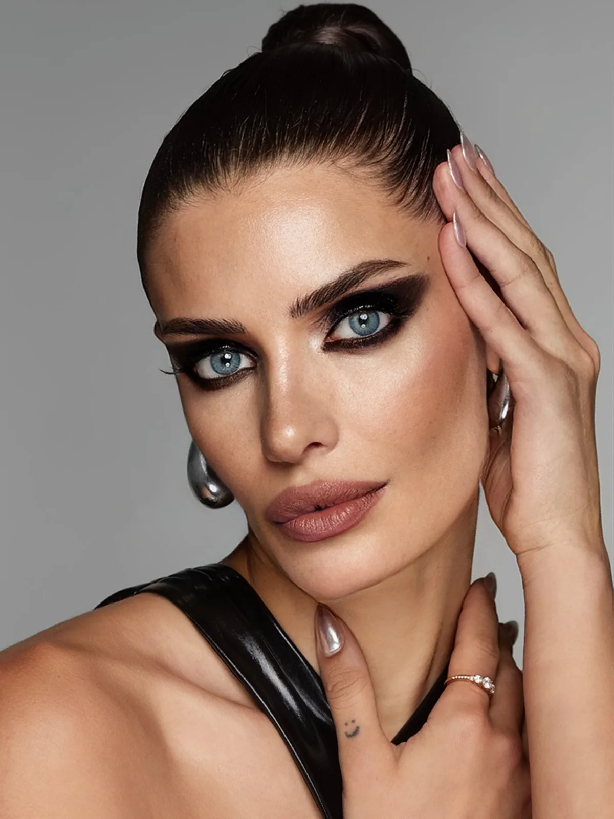 Julia Beaumont - Cosmos Model Management