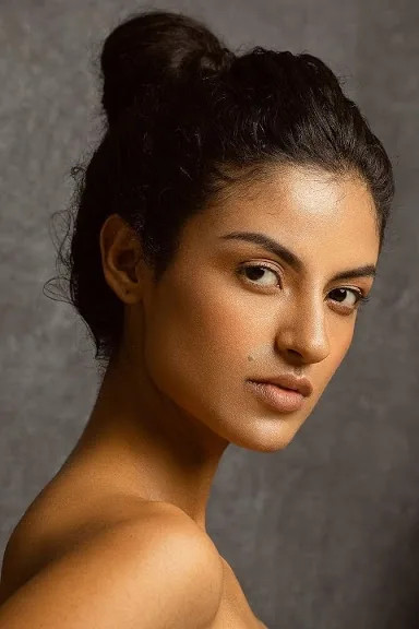 Laura Herrera - Cosmos Model Management