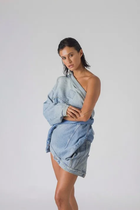 Laura Renz - Cosmos Model Management