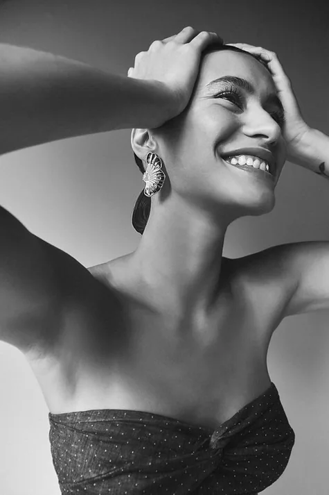 Laura Renz - Cosmos Model Management