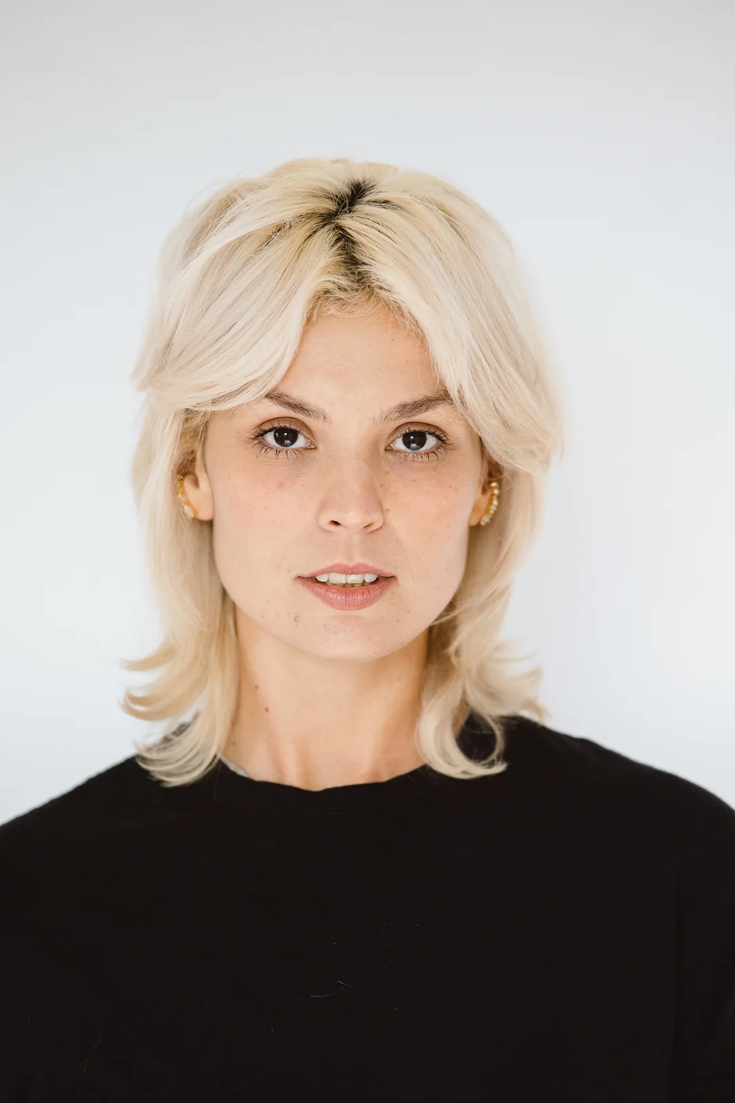 Monique Camargo - Cosmos Model Management