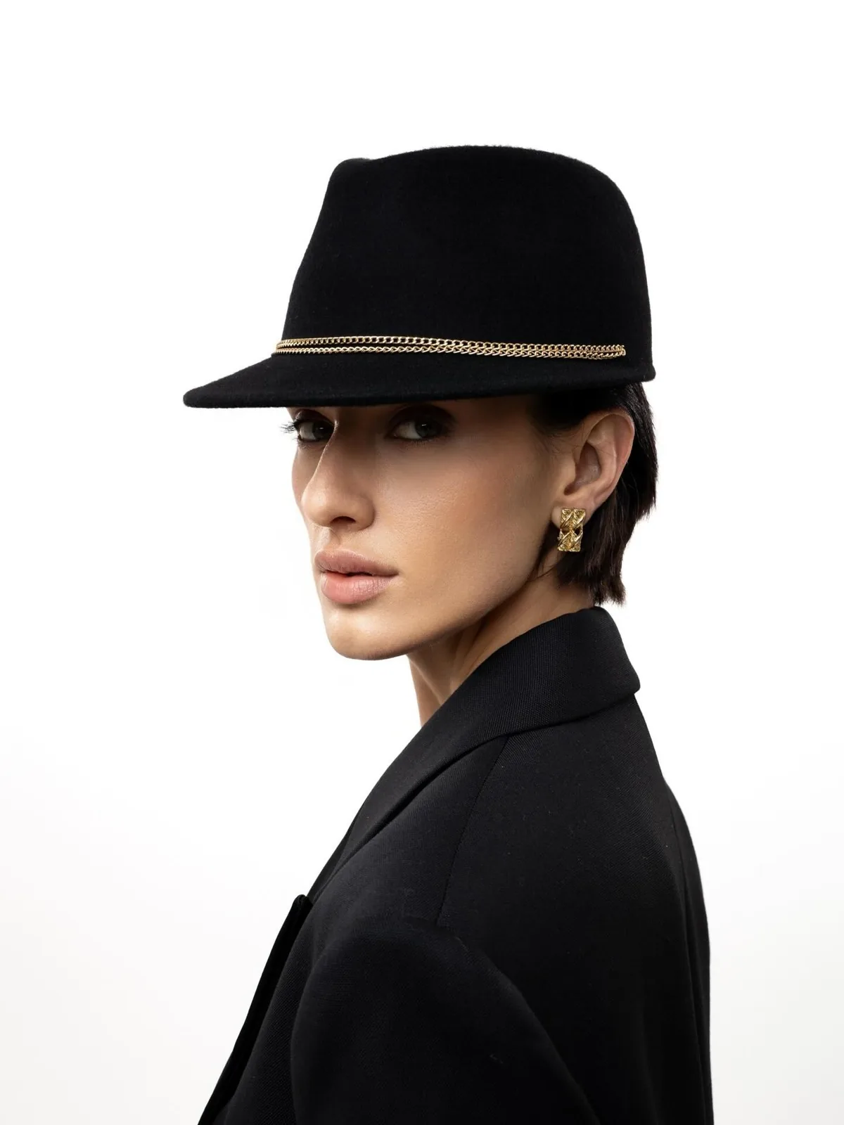 Tetiana Pavlushenko - Cosmos Model Management