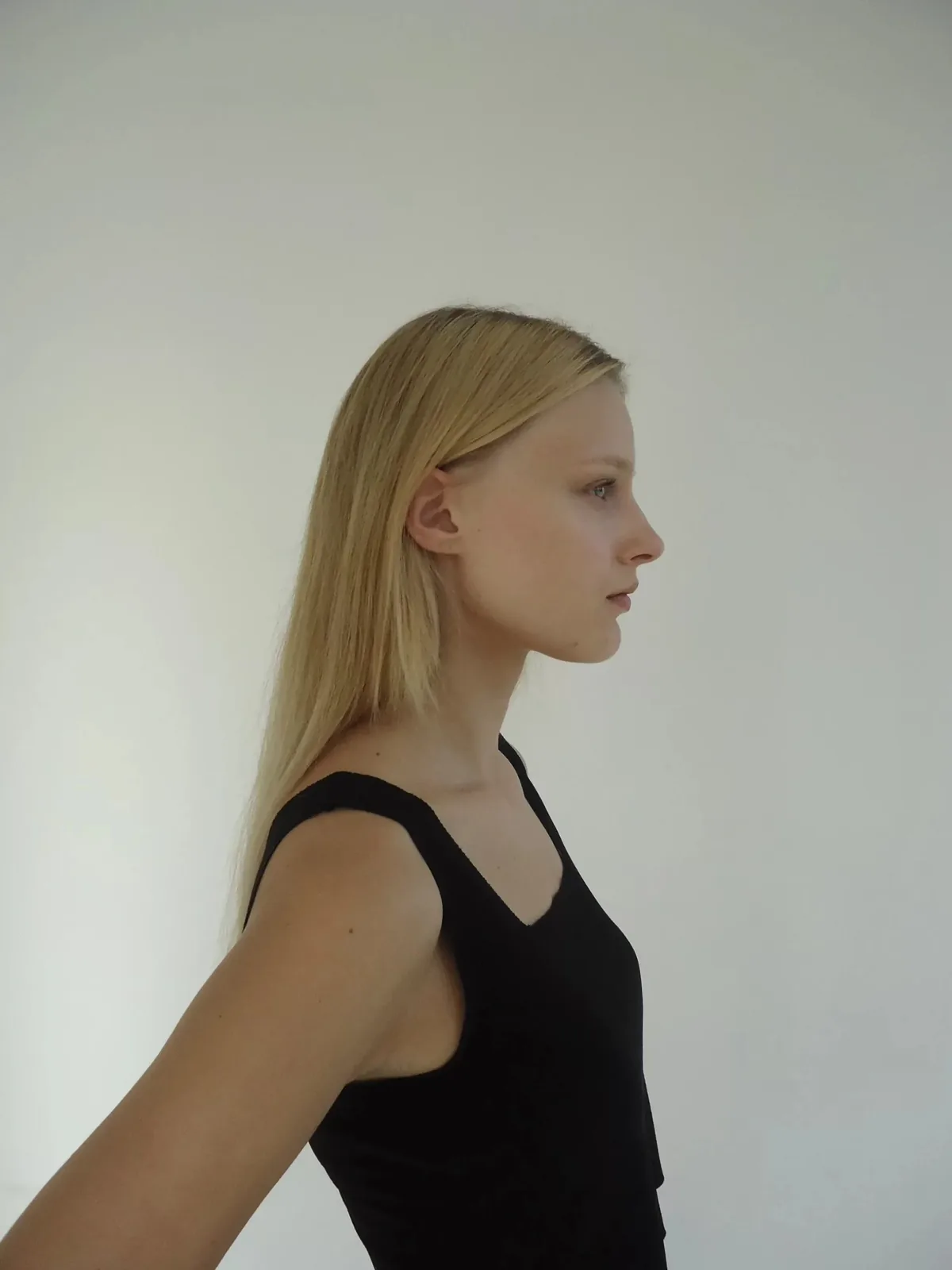 Vesta Deive - Cosmos Model Management