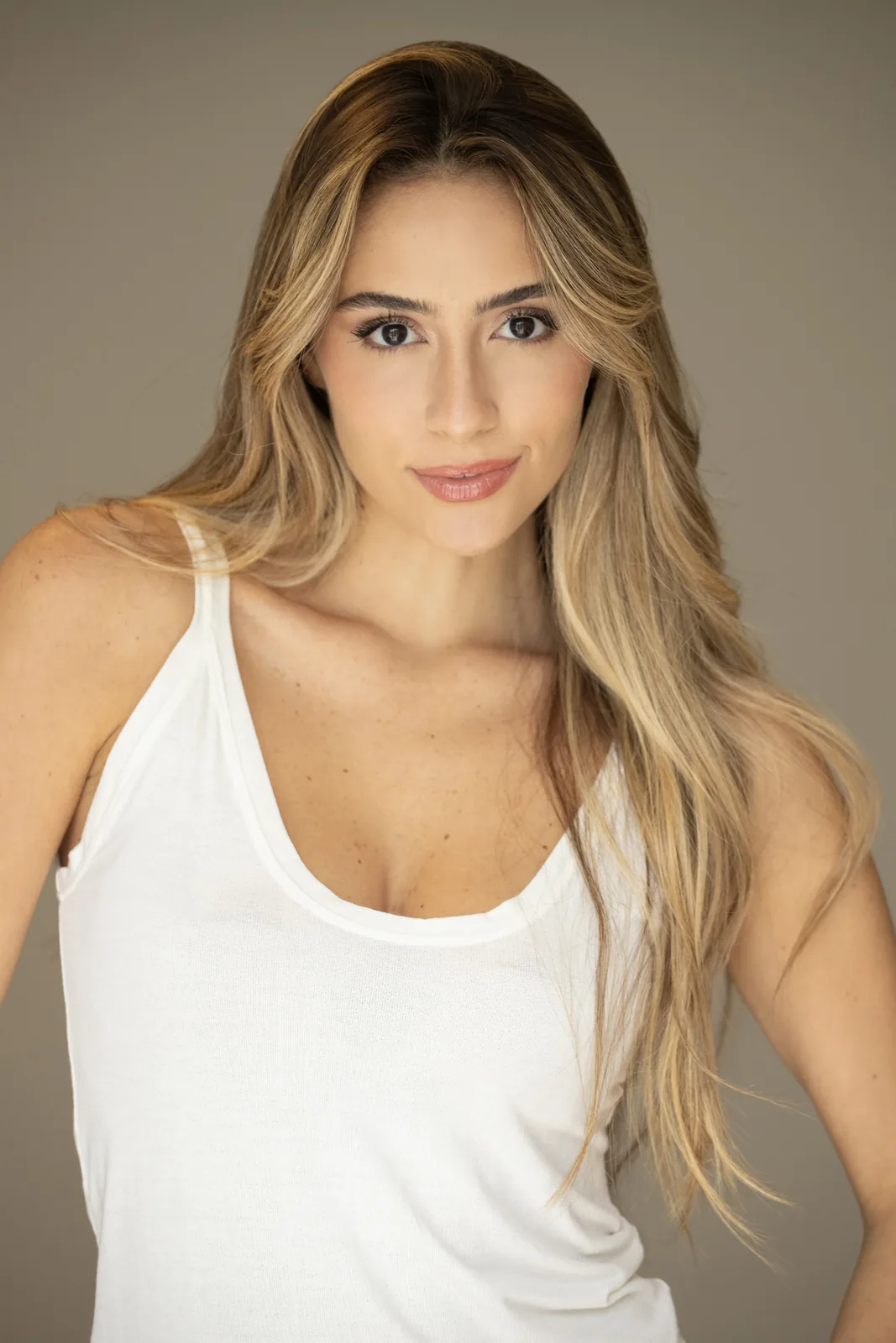 Victoria Masprone - Cosmos Model Management
