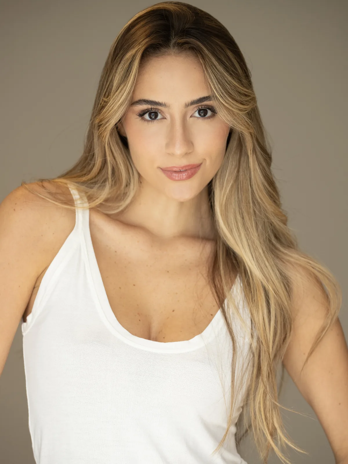 Victoria Masprone - Cosmos Model Management