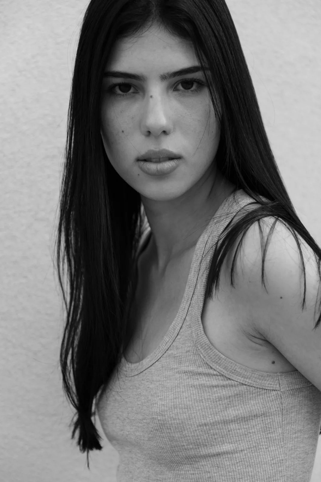 Victoria Nardinelli - Cosmos Model Management