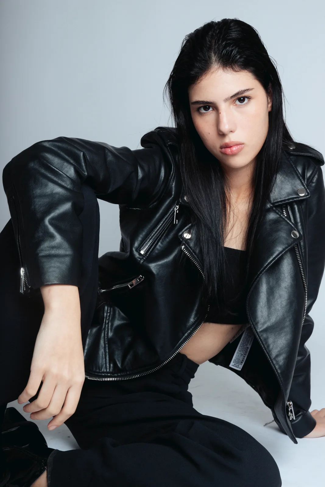 Victoria Nardinelli - Cosmos Model Management