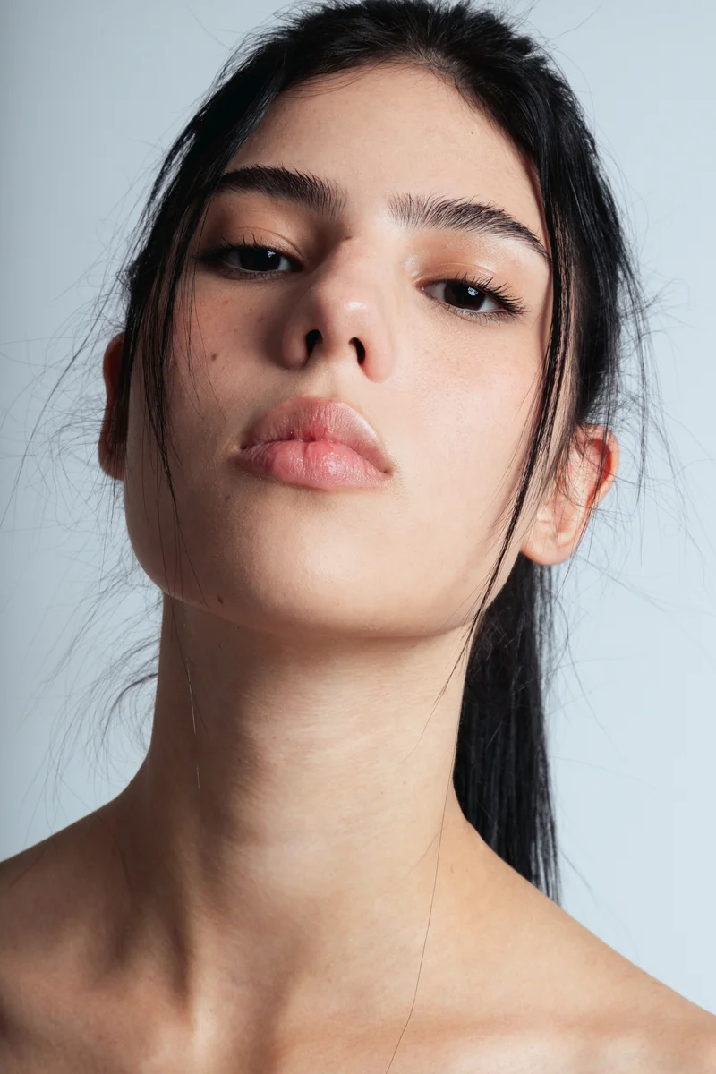 Victoria Nardinelli, beauty close em cor